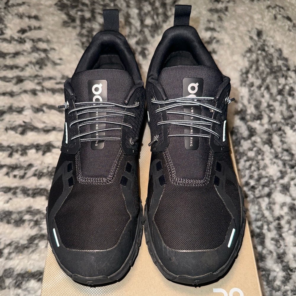 On Running Women’s Black Sneakers